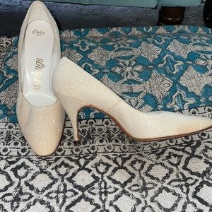 Vintage Iridescent White Glitter Troylings Stiletto Heels 8M Morgan’s Shoes FLA